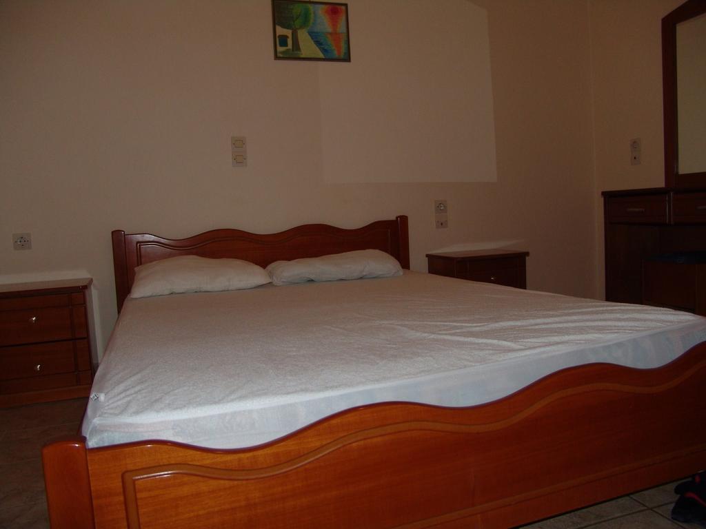 Alkionis Pool View Apartments Lefkada City Room photo