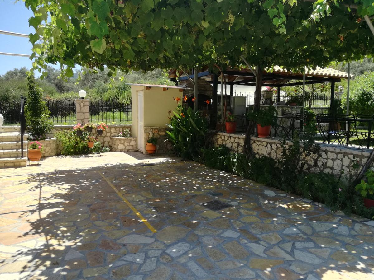 Alkionis Pool View Apartments Lefkada City Room photo